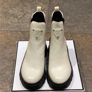 Guess Ivory Chelsey Boot
